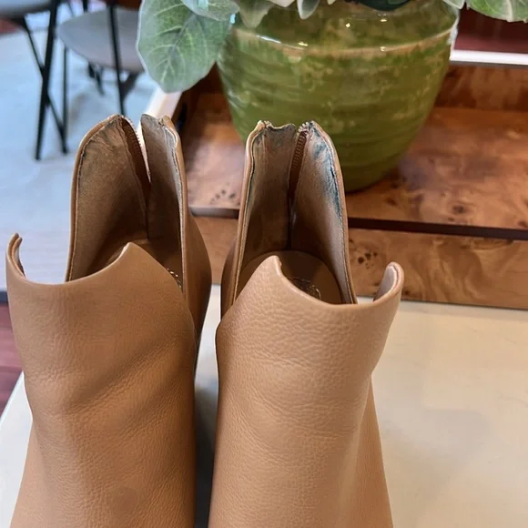 Vince Camuto Tan Leather Flats - Picture 5 of 7